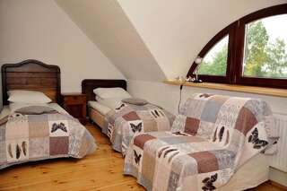 Отели типа «постель и завтрак» Dom nad Rozlewiskiem Замосць Двухместный номер Делюкс с 1 кроватью (для 2 взрослых и 1 ребенка)-2